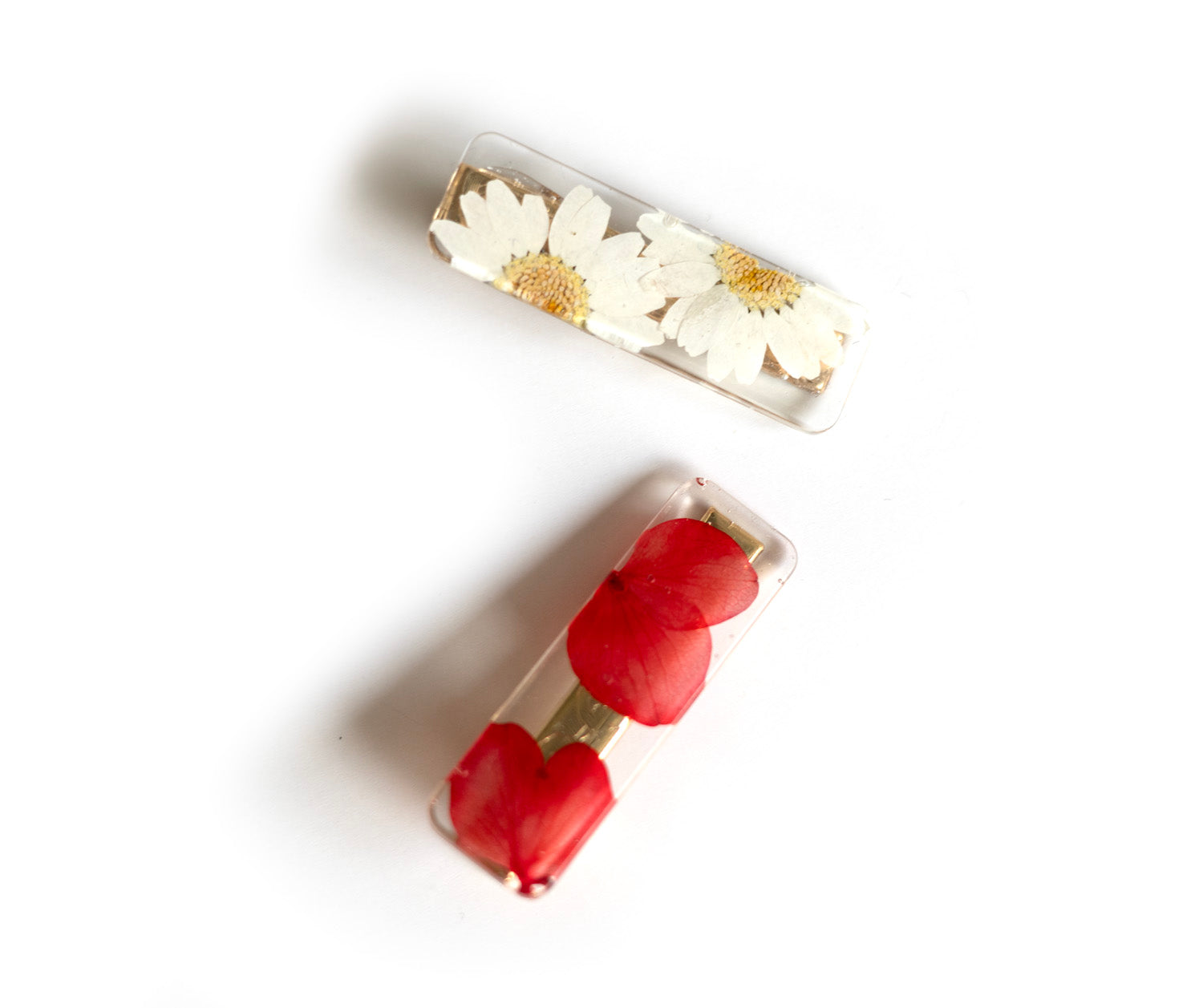 Straight barrette with dried flowers