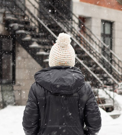 Échantillon - Tuque tricotée retournée gâteau de fête