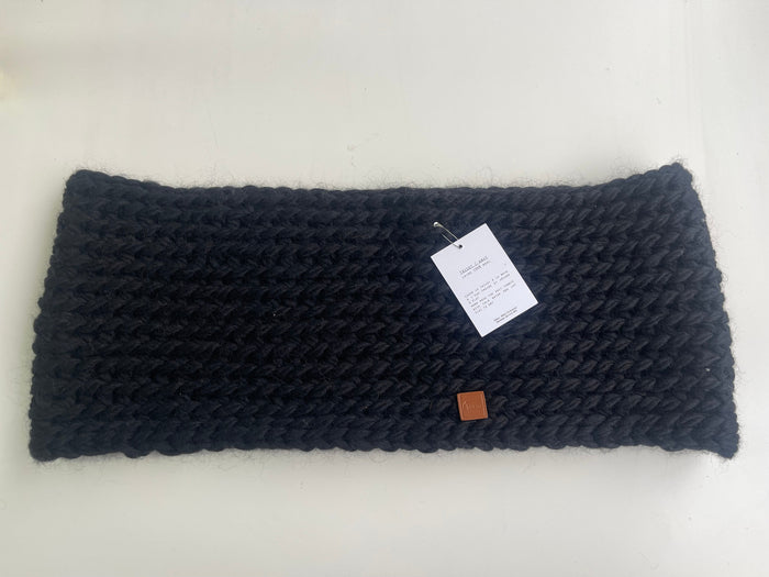 Échantillon - Foulard en rond tricoté à la main par des retraités