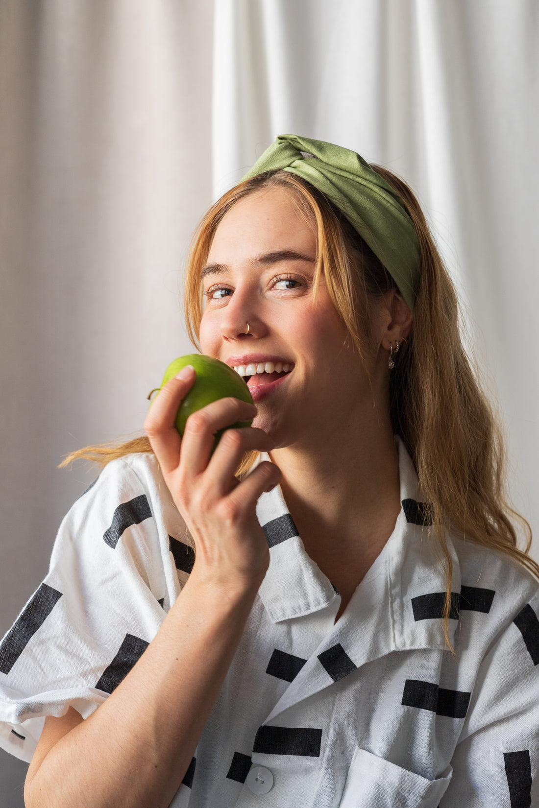 Linen Wide Twist Headband With Flexible Metal Wire
