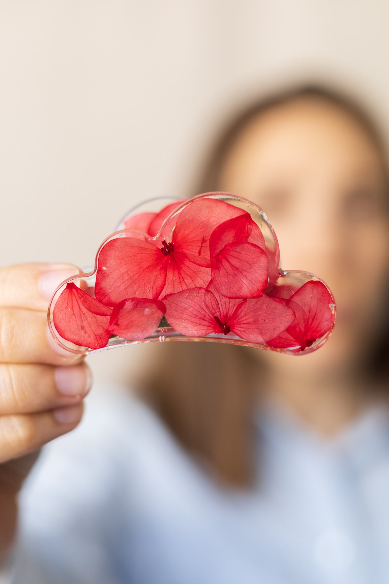Cloud claw clip with dried flowers