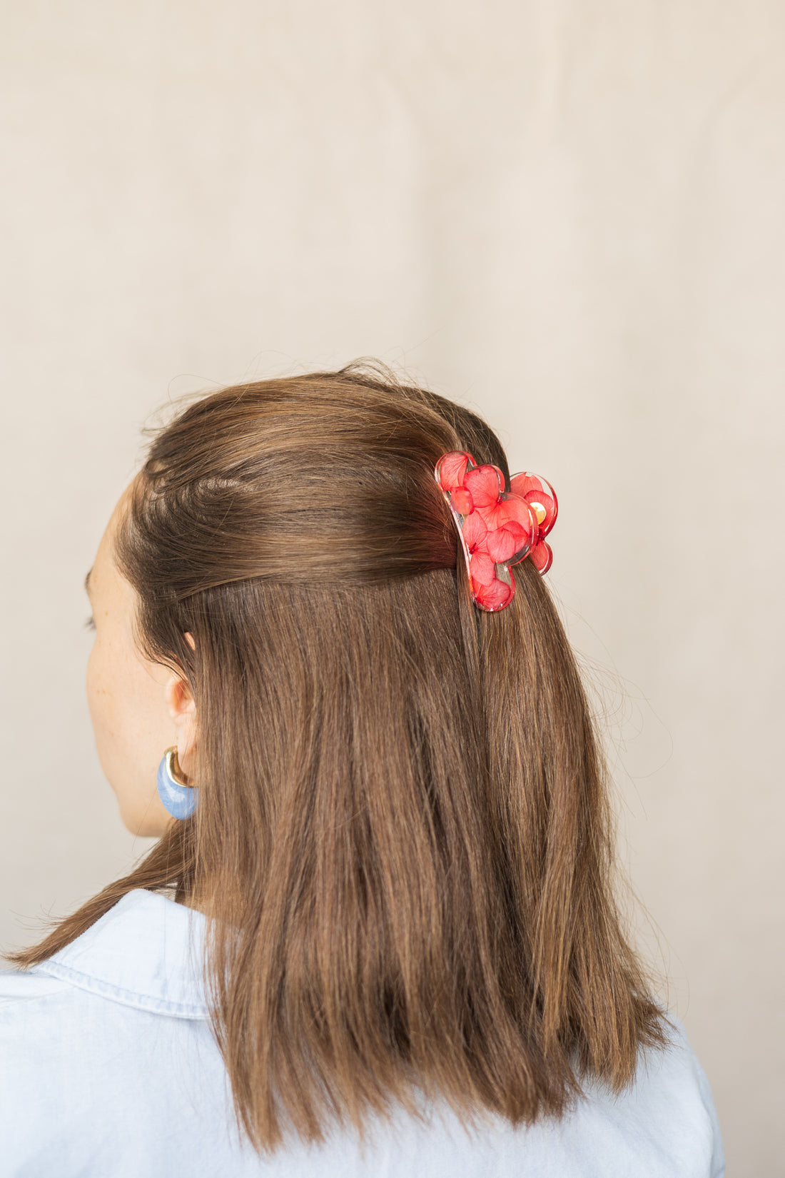 Cloud claw clip with dried flowers