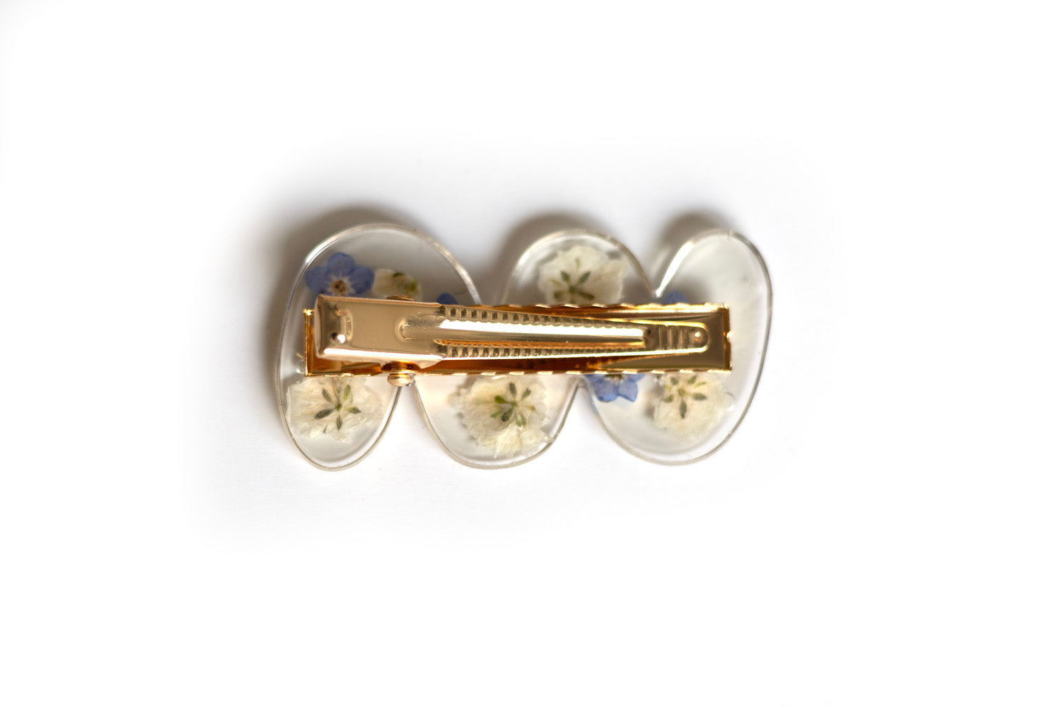 Wavy barrette with dried flowers
