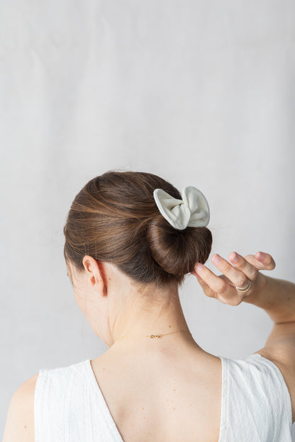 Échantillon - Accessoire à chignon jaune en satin