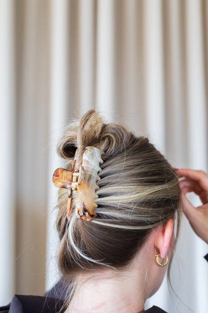 Grande pince à cheveux effet gel