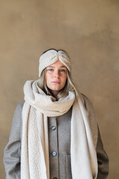 Très grand foulard molletonné bouclé à franges