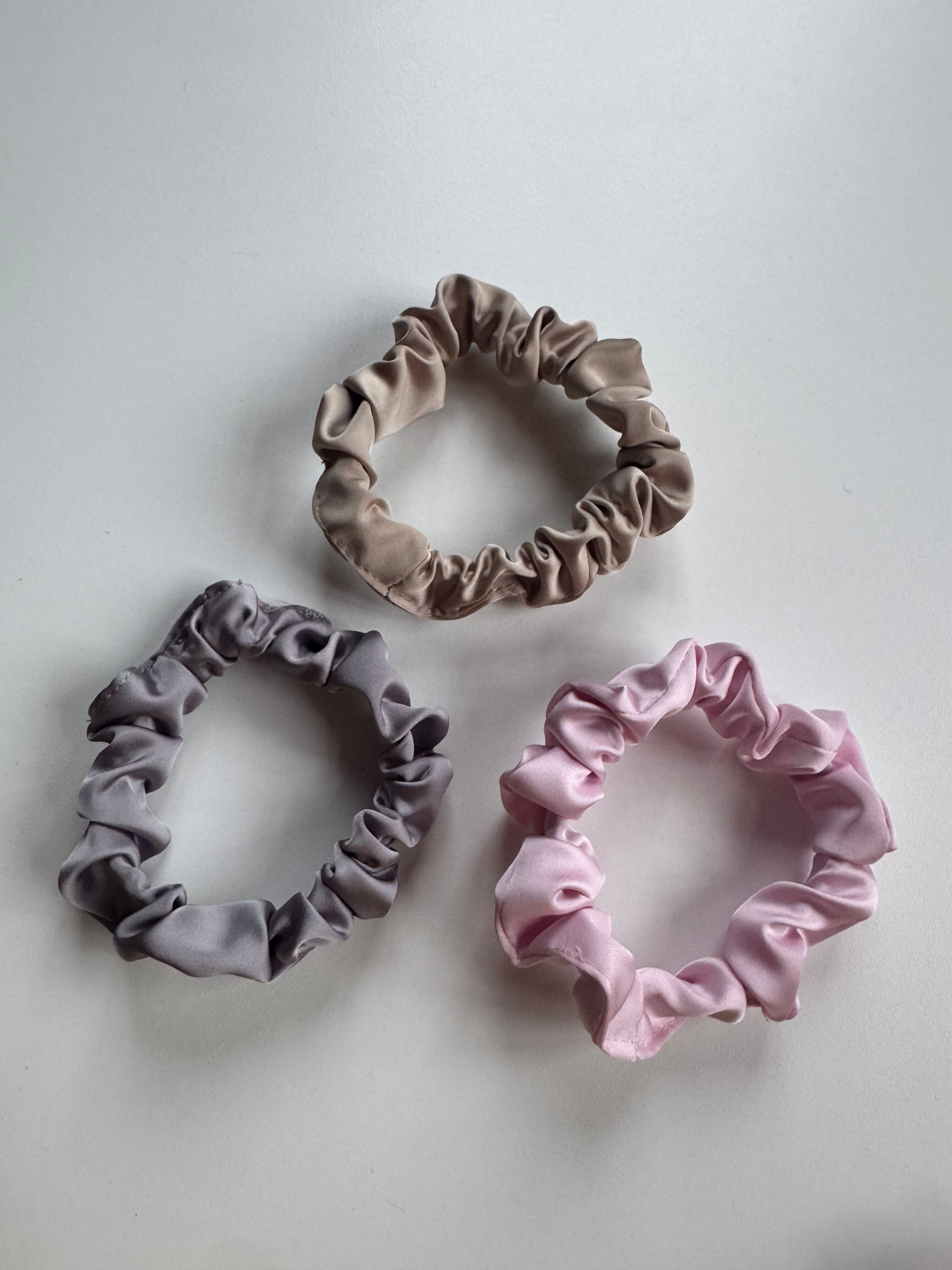 Échantillon - Trio mini chouchous en satin champagne, rose ballerine et argent