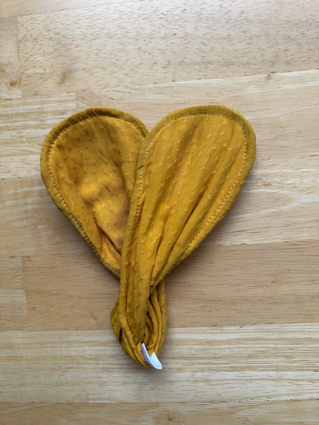 Imparfait - Chignon jaune taché