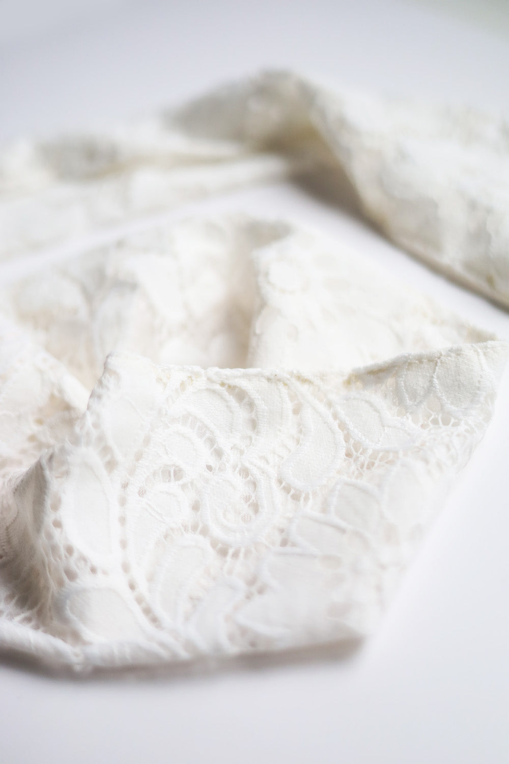 Bandeau foulard en dentelle
