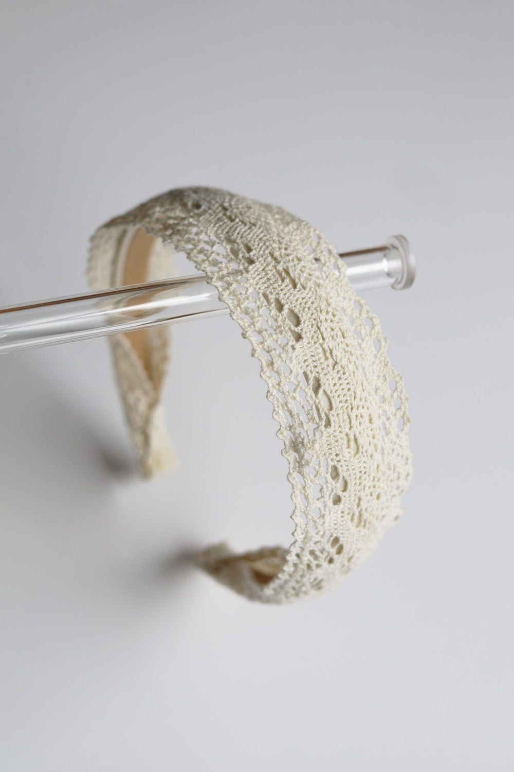 Serre-tête en broderie anglaise