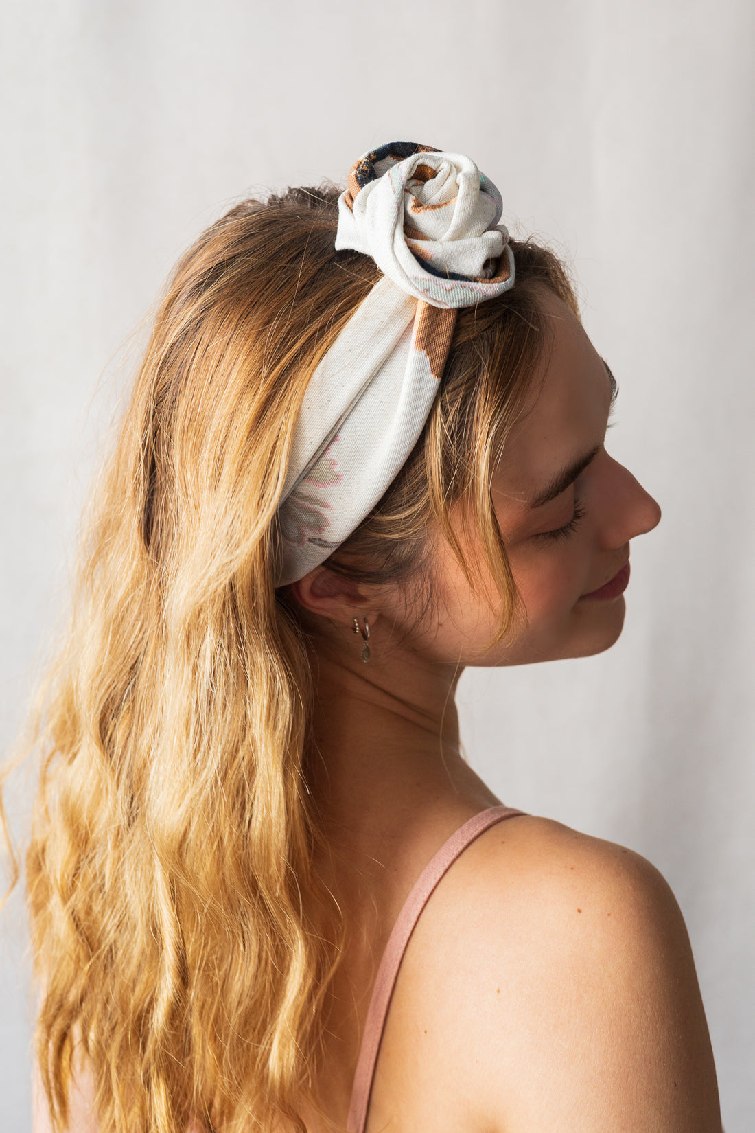 Linen Wide Twist Headband With Flexible Metal Wire
