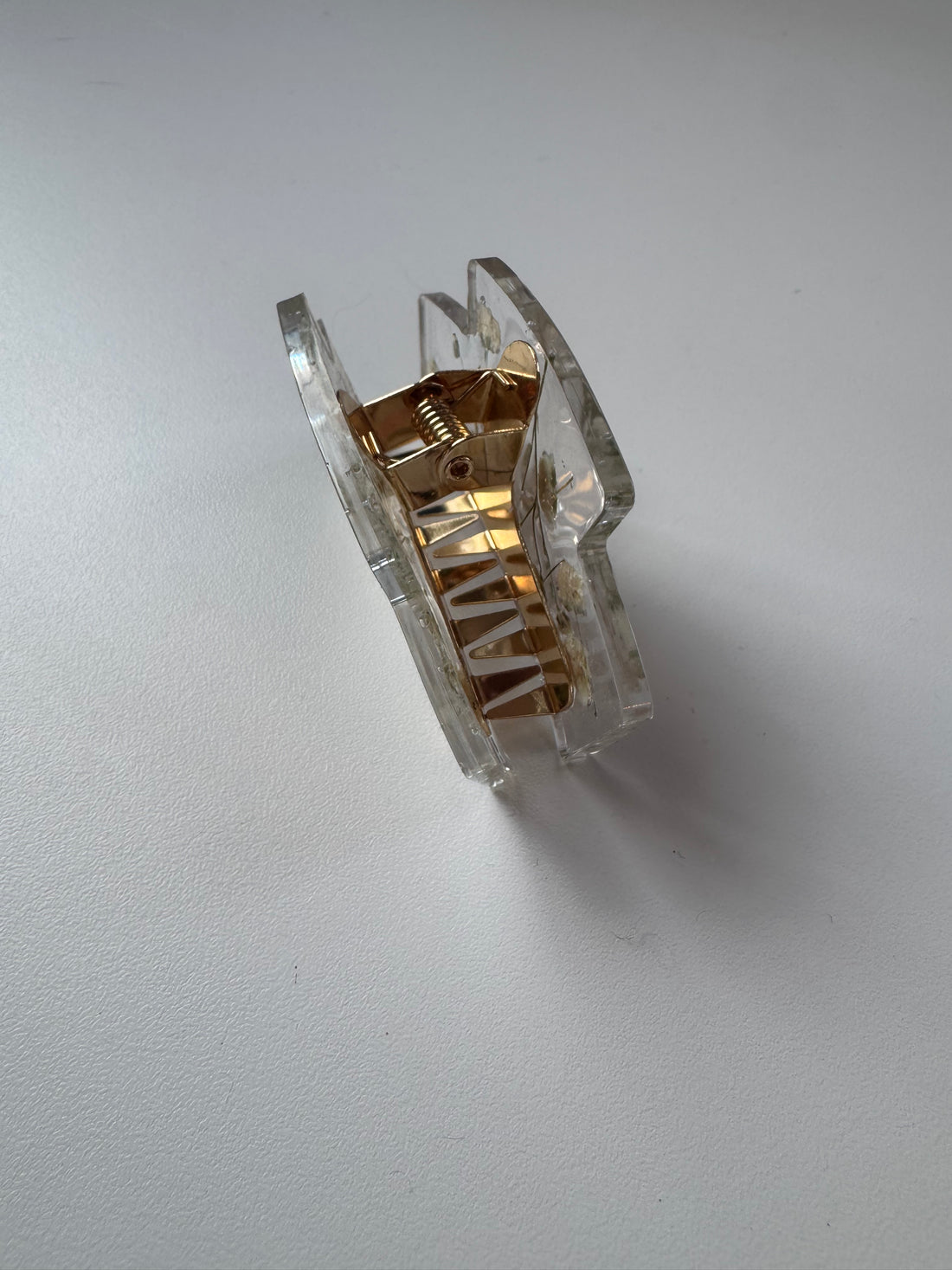 Imparfait - Pince à cheveux en résine floral blanche