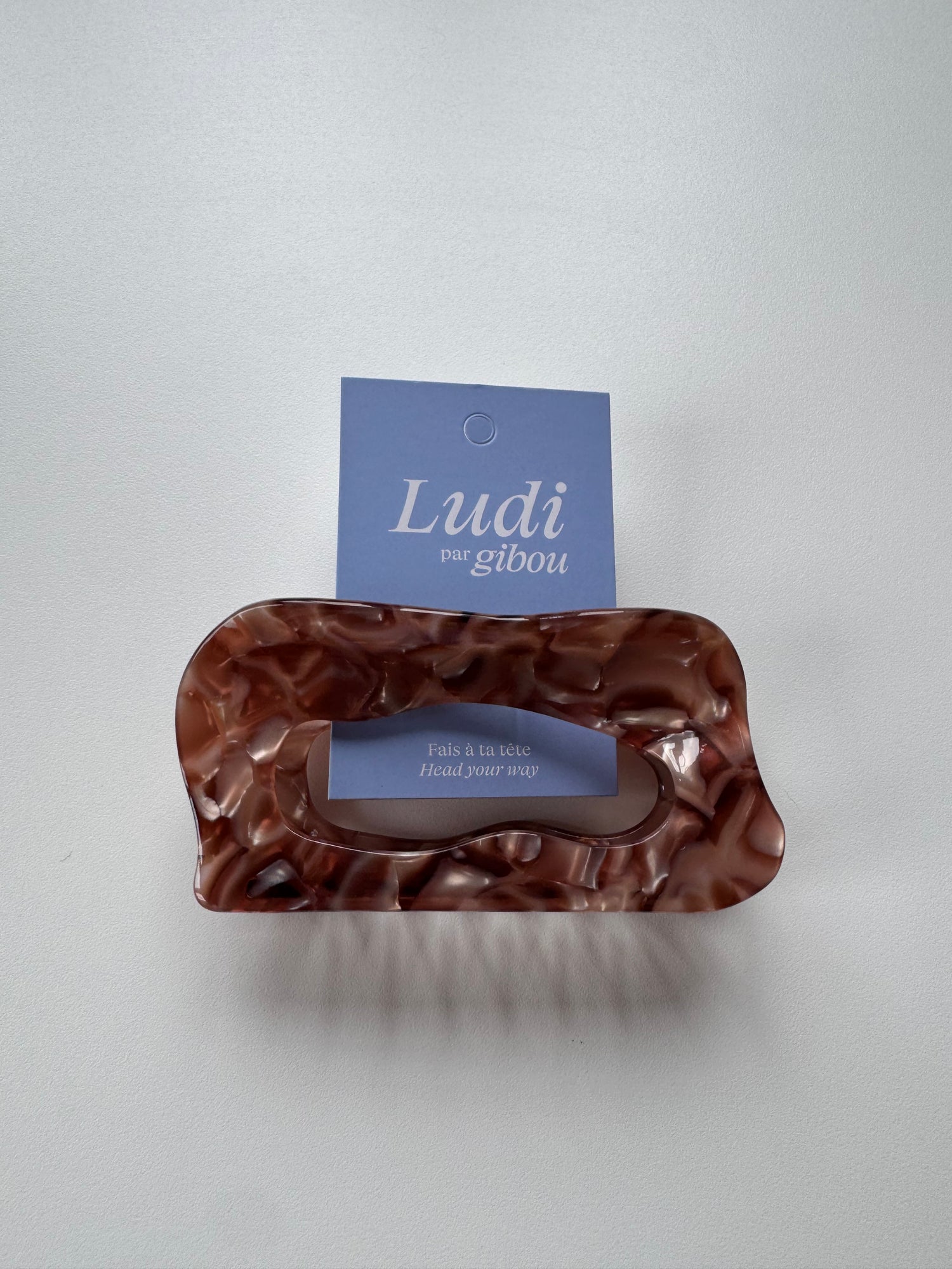 Imparfait - Pince en acétate Ludi café noisette