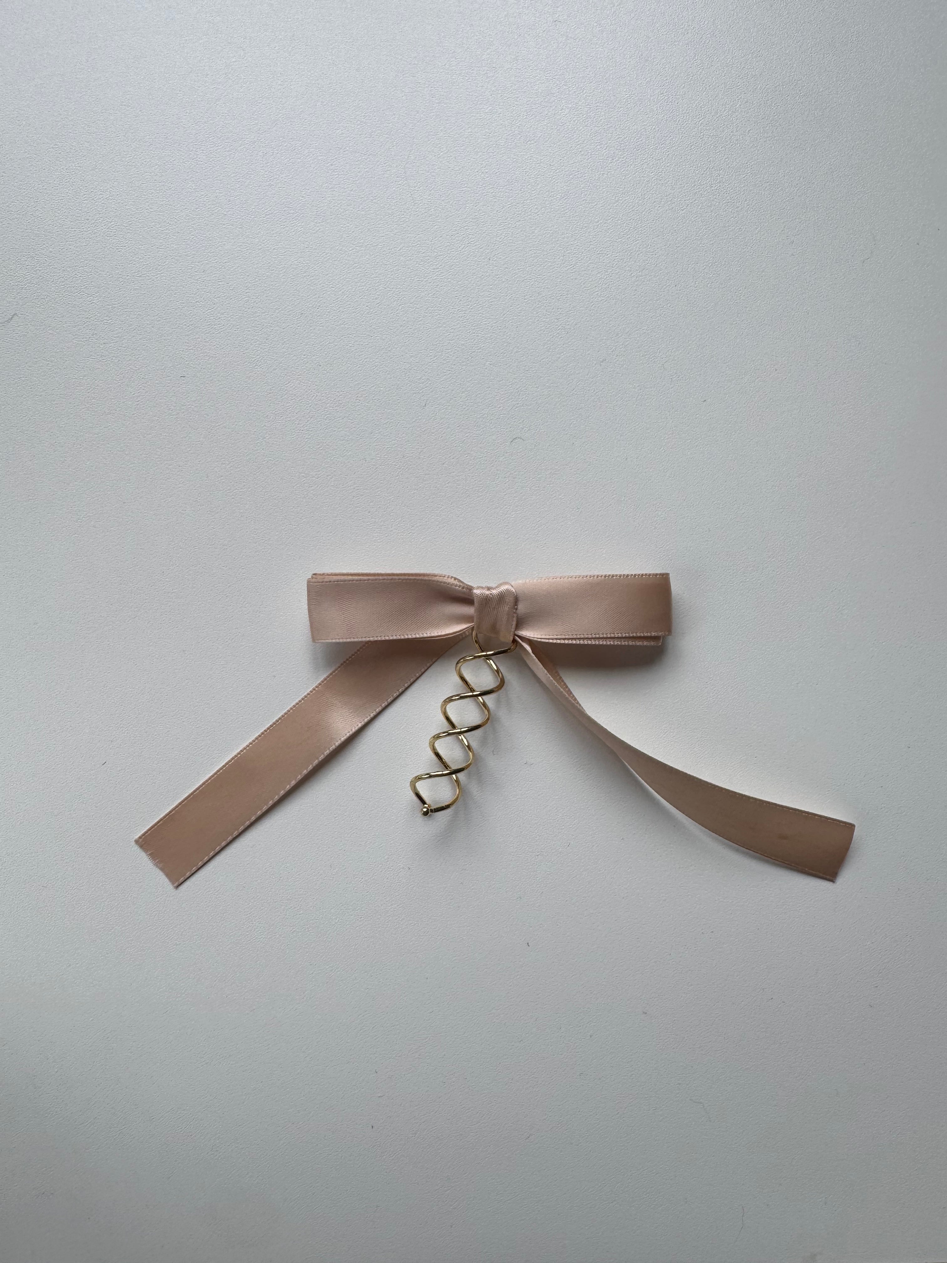 Sample - Rosy cream loop on spiral