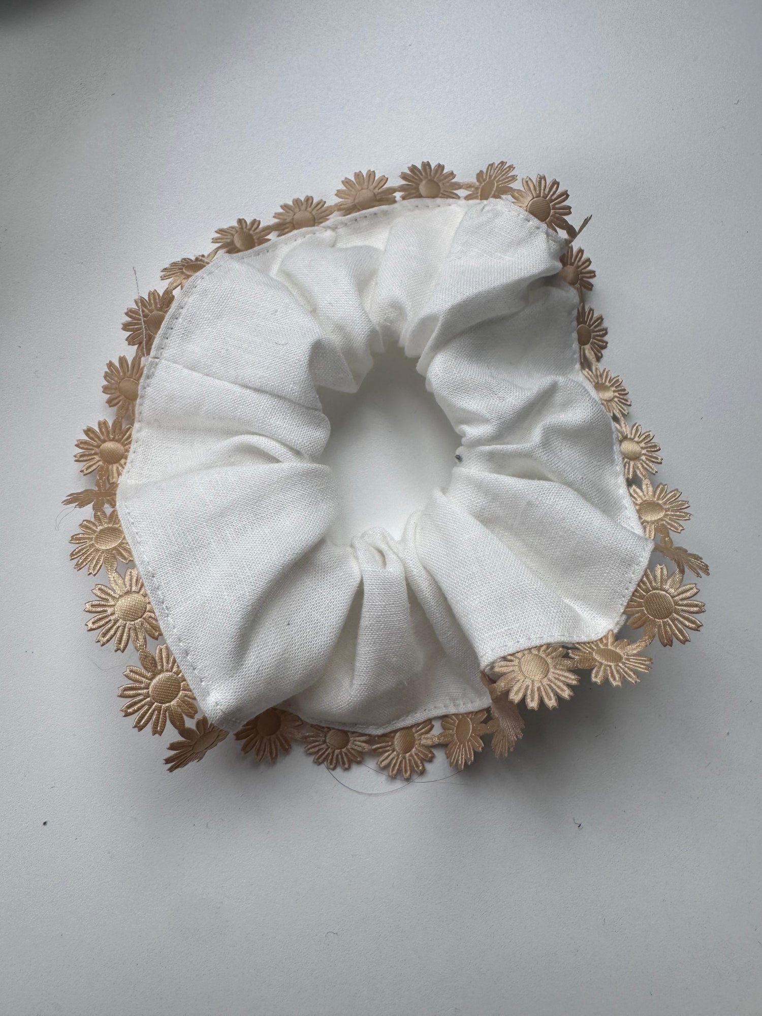 Échantillon - Chouchou en lin avec bordure floral beige