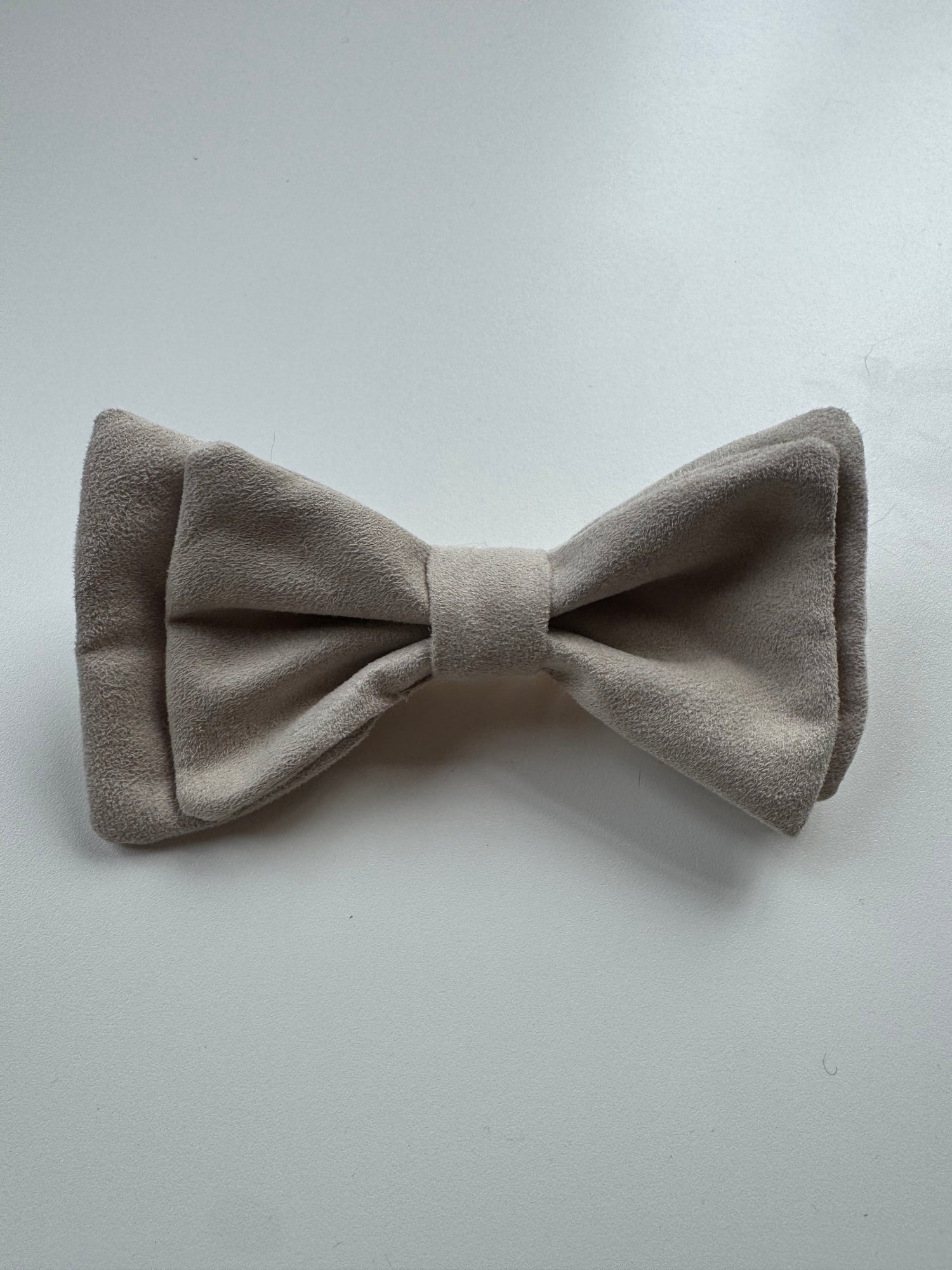 Échantillon - boucle en suède crème - gris