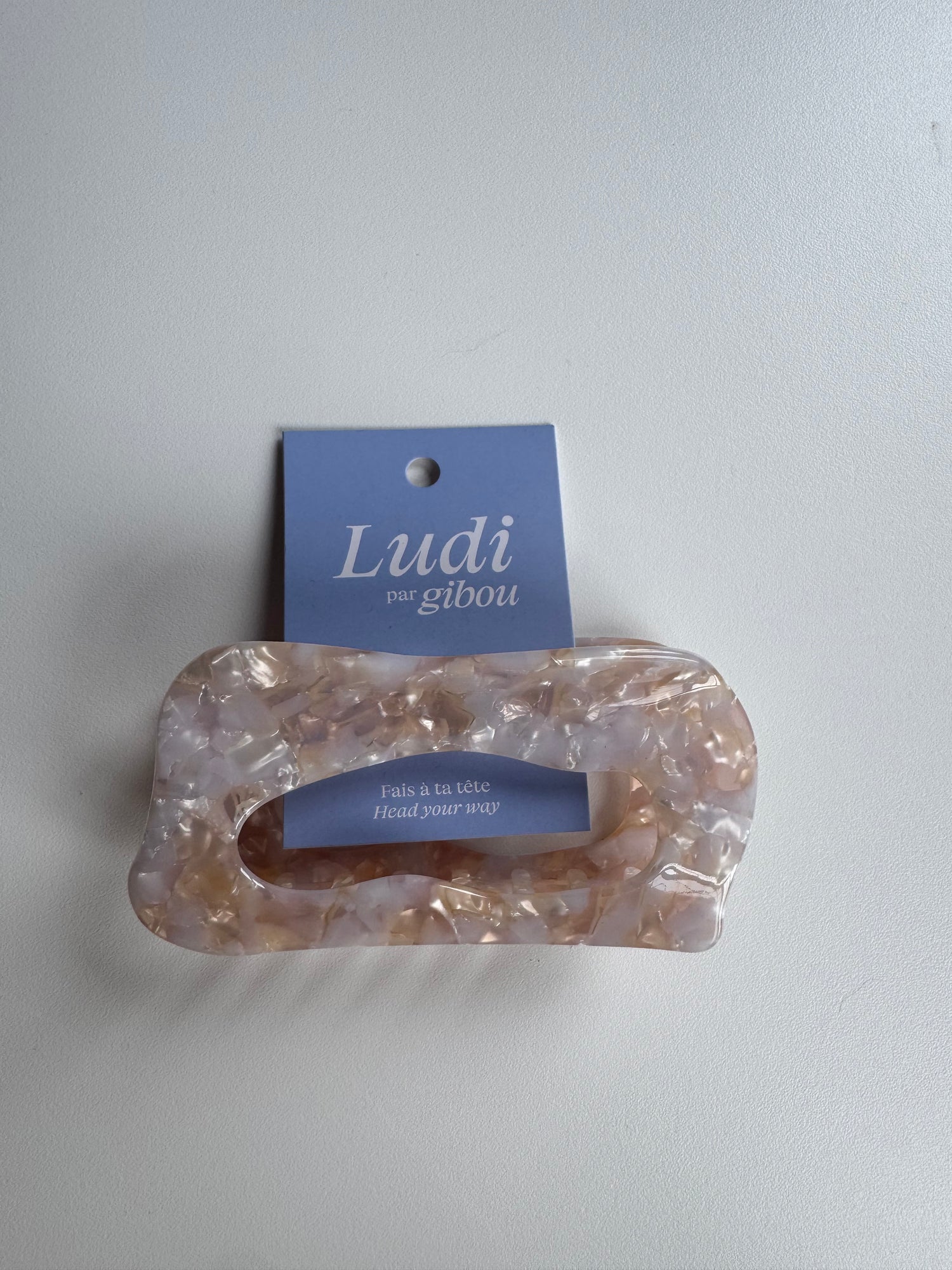 Échantillon - Pince en acétate Ludi ivoire nacré