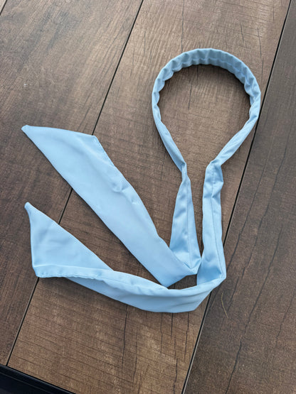Échantillon - Passe foulard en satin bleue