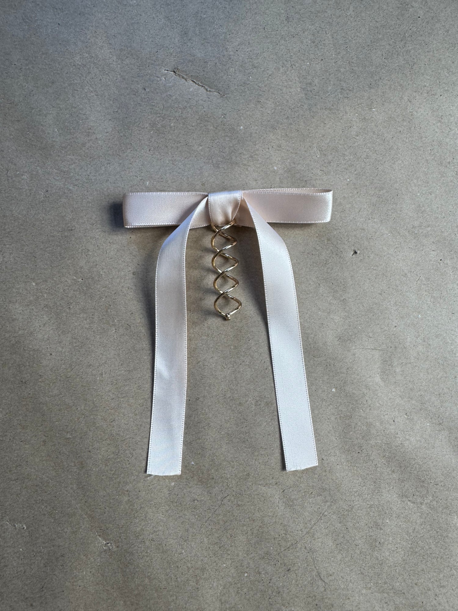 Sample - Black ribbon bow on spiral