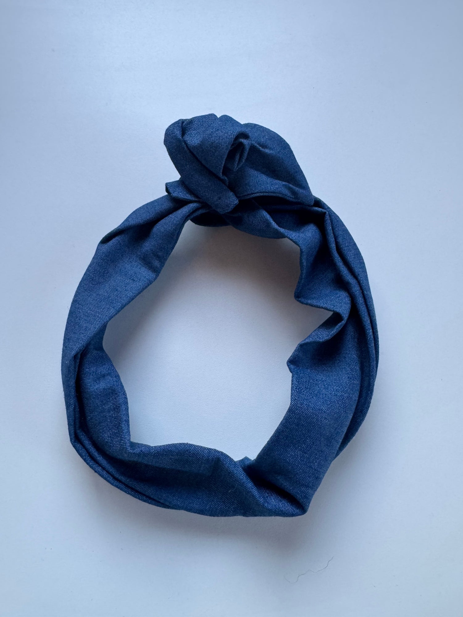 Échantillon - Bandeau à torsader large en denim