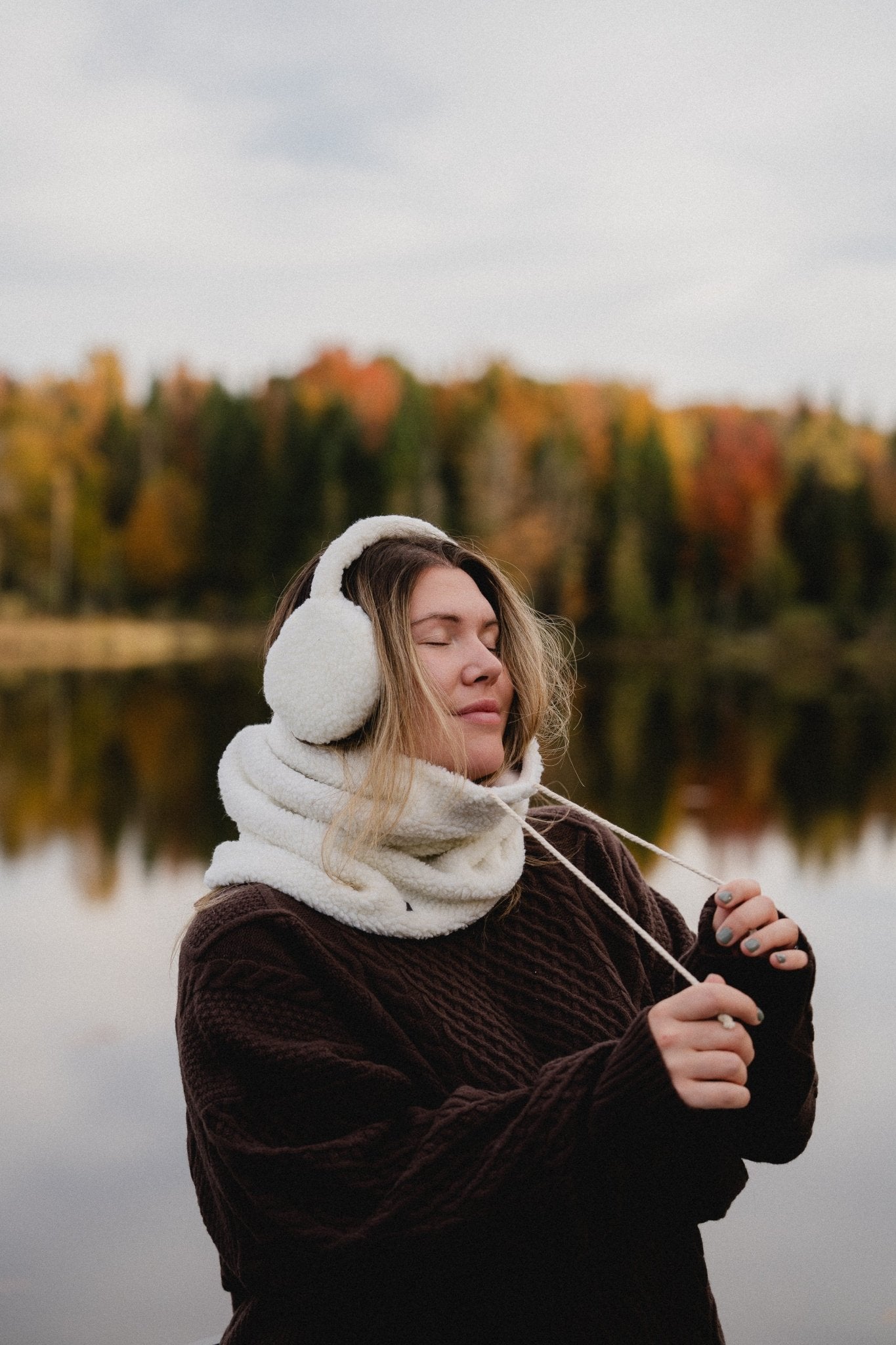 Duo collar, satin-lined hood + ear flaps