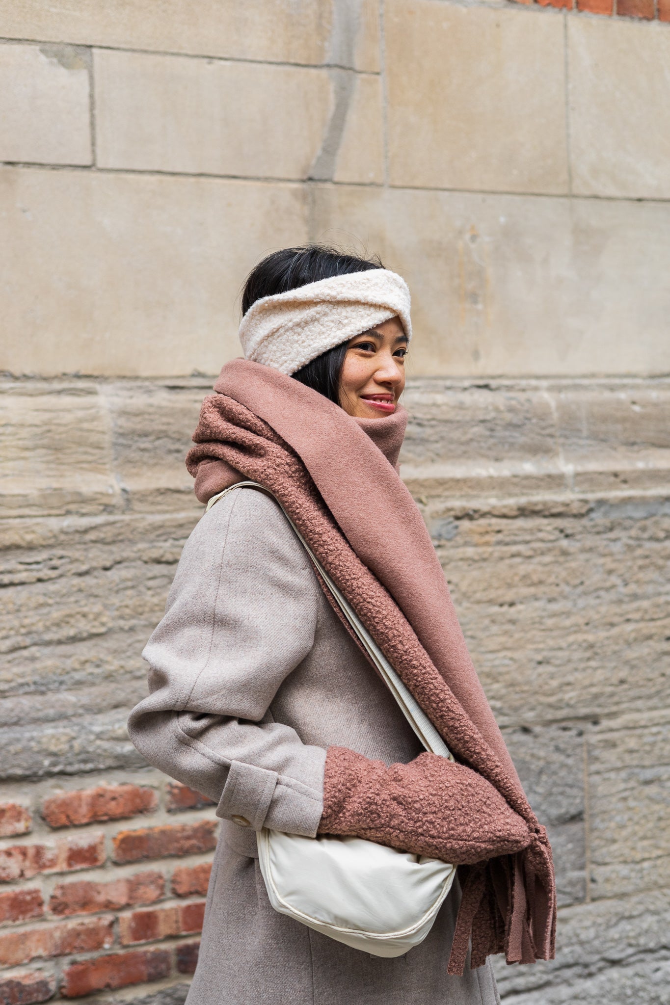 Foulard en molletonné bouclé à franges - gibou.ca