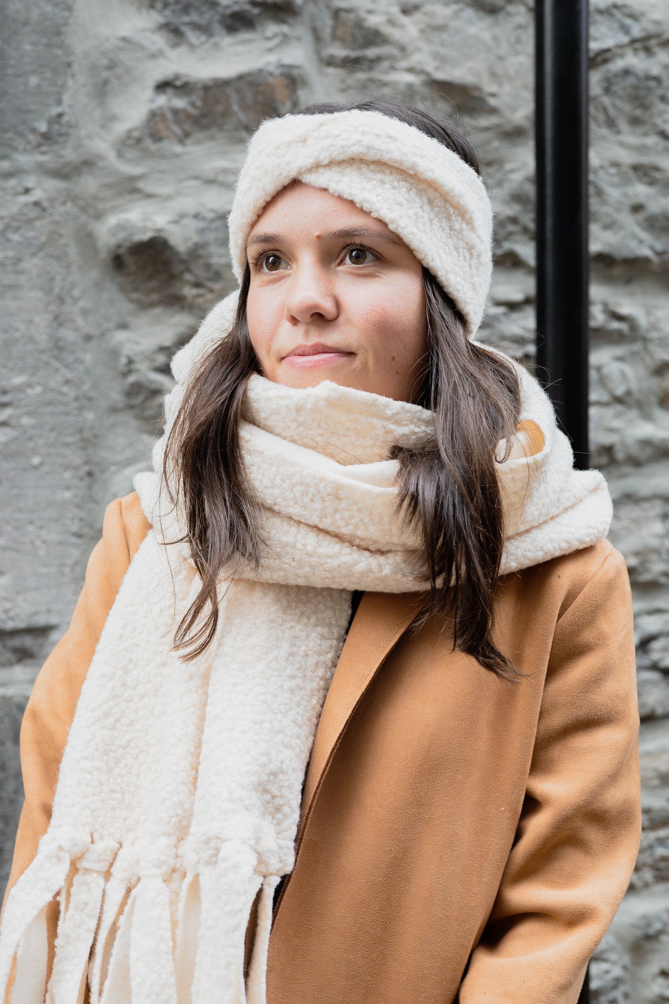 Foulard en molletonné bouclé à franges - gibou.ca