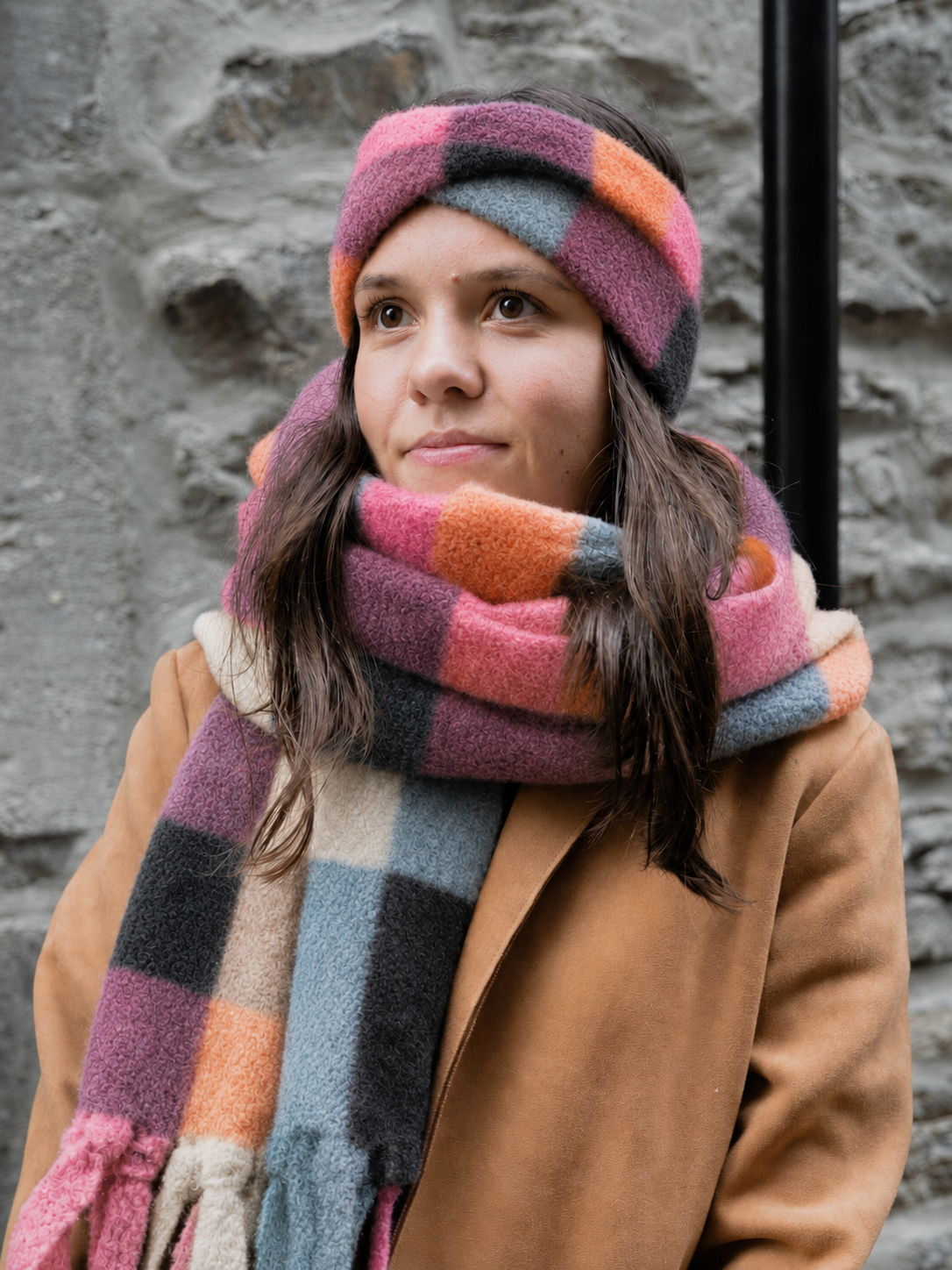 Très grand foulard molletonné bouclé à franges