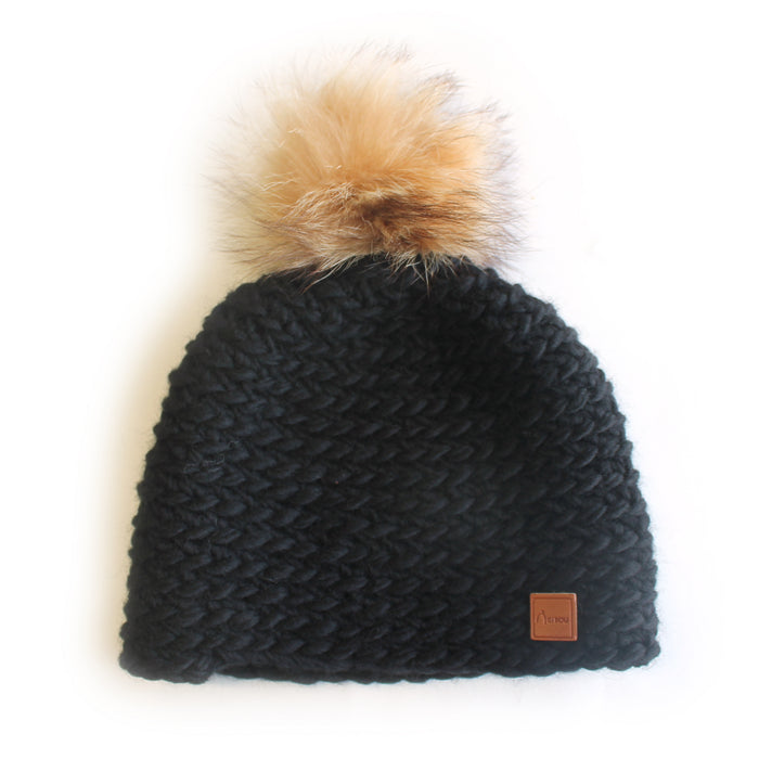 Tuque tricotée à la main - pompon raton tanuki recyclée
